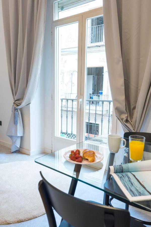 Апартаменты Acogedor Apartamento En Pleno Centro De Malaga By Sharingco Экстерьер фото