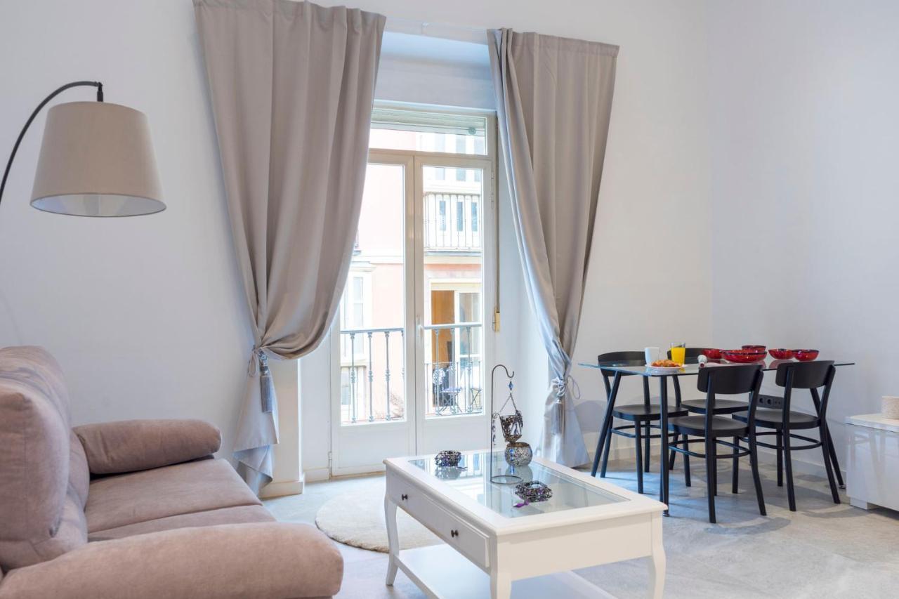 Апартаменты Acogedor Apartamento En Pleno Centro De Malaga By Sharingco Экстерьер фото