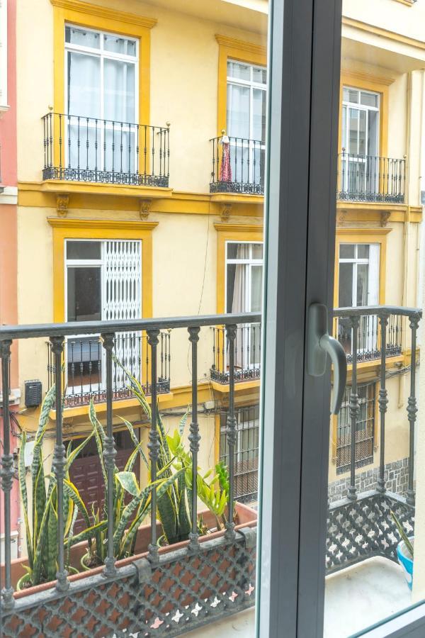 Апартаменты Acogedor Apartamento En Pleno Centro De Malaga By Sharingco Экстерьер фото