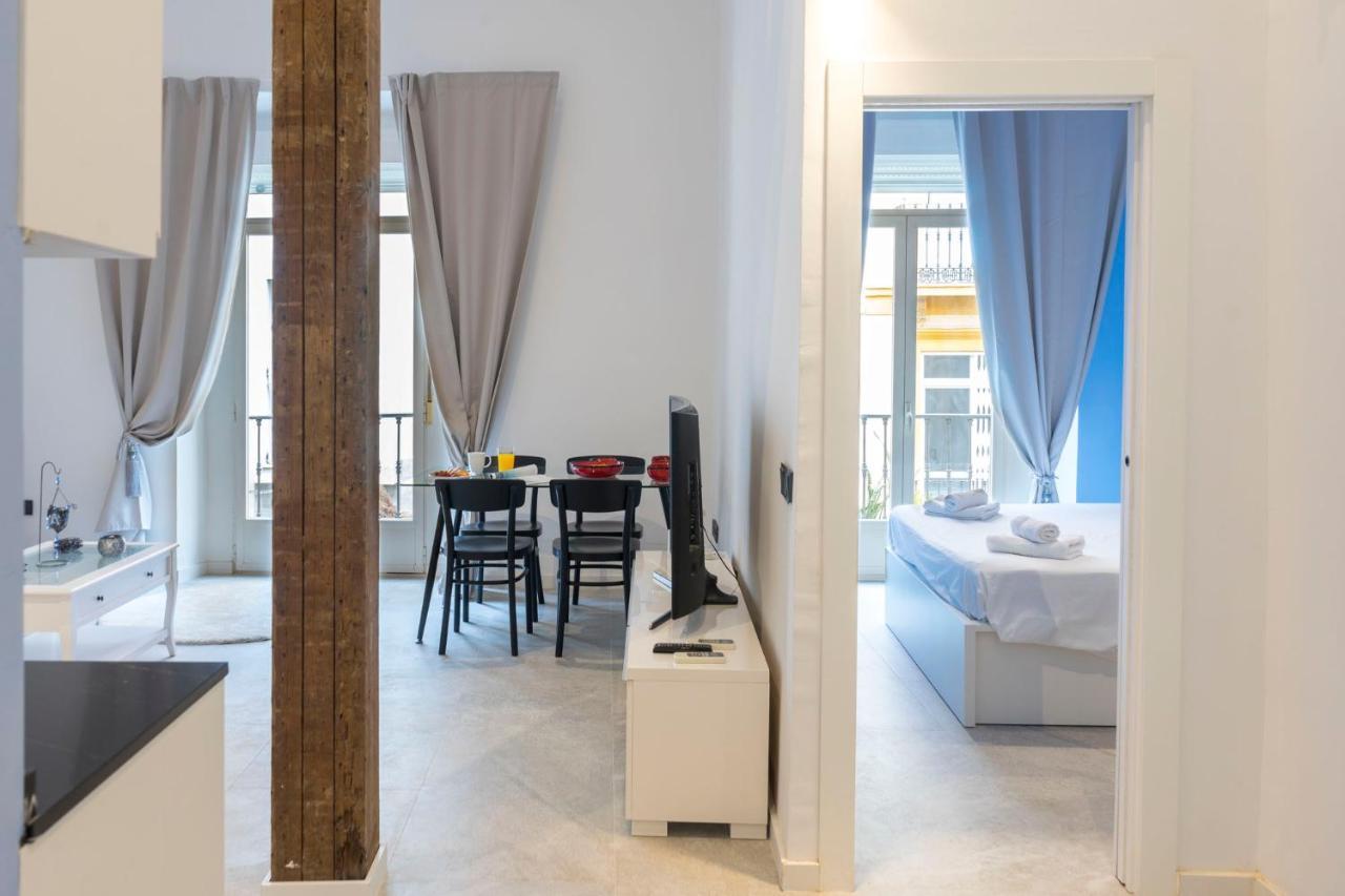 Апартаменты Acogedor Apartamento En Pleno Centro De Malaga By Sharingco Экстерьер фото
